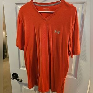 Men's Under Armour Vneck Dri-fit Tshirt, Medium